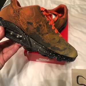 NEW NIKE AIR MAX 90 QS “MARS LANDING”